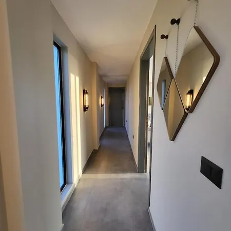 La Mirage Villa *