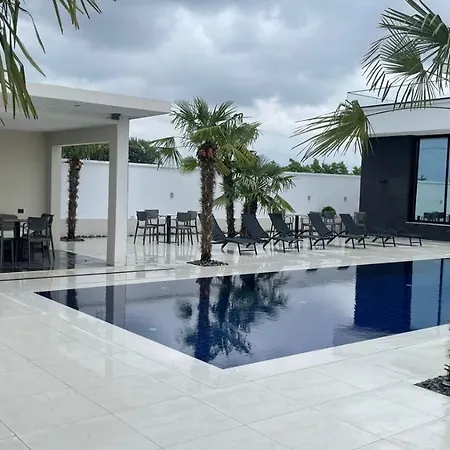 Villa La Mirage *