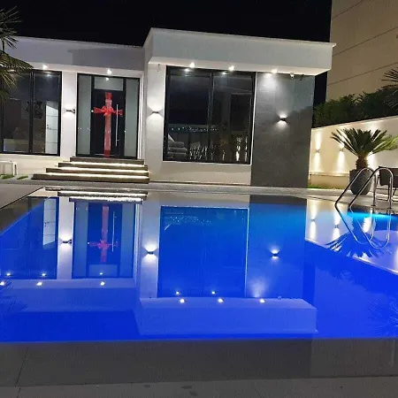 Villa La Mirage *