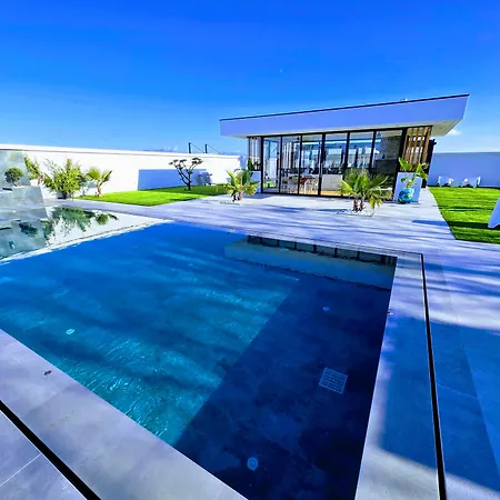 La Mirage Villa *