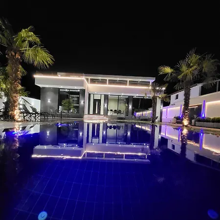 La Mirage Villa